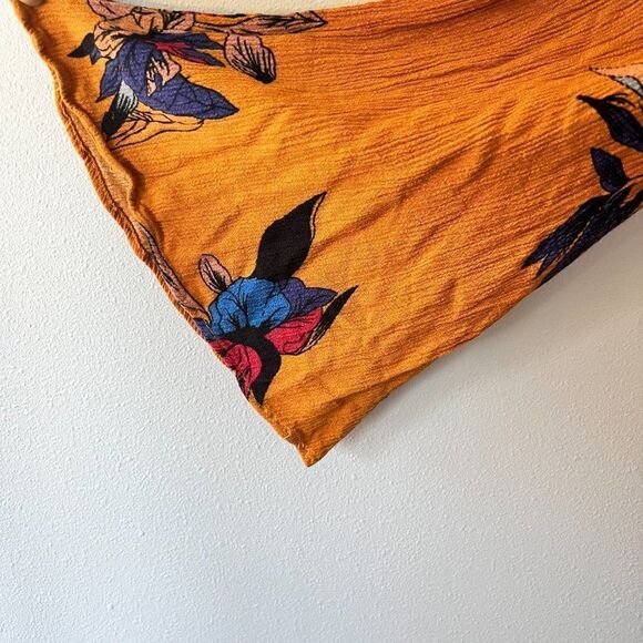 Umgee Gold Floral Bell Sleeve Dress Size S - Picture 7 of 9